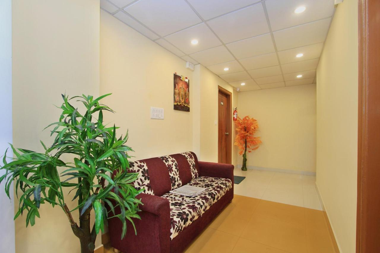 Oyo 10291 Sri Venkatadri Residency Hotel Бангалор Екстериор снимка