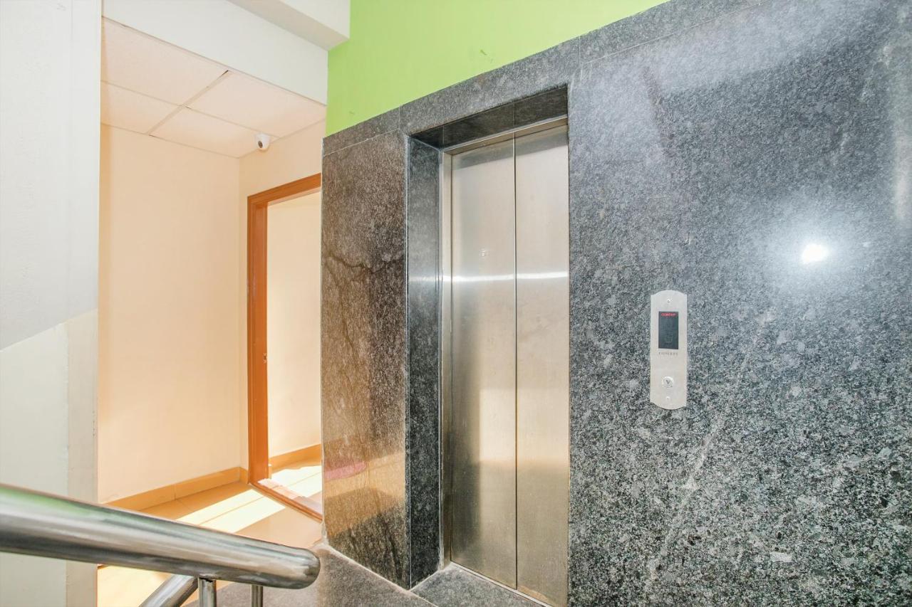 Oyo 10291 Sri Venkatadri Residency Hotel Бангалор Екстериор снимка