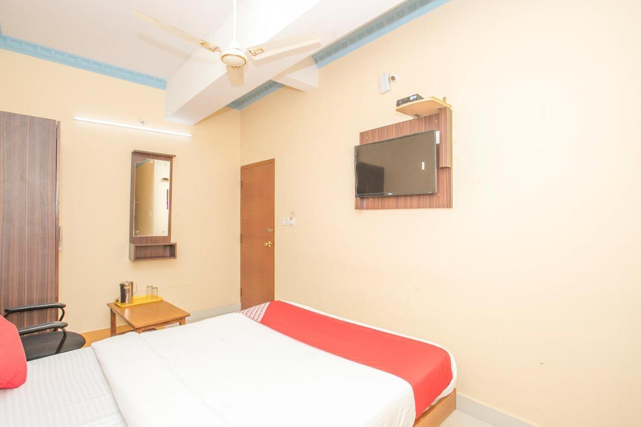Oyo 10291 Sri Venkatadri Residency Hotel Бангалор Екстериор снимка