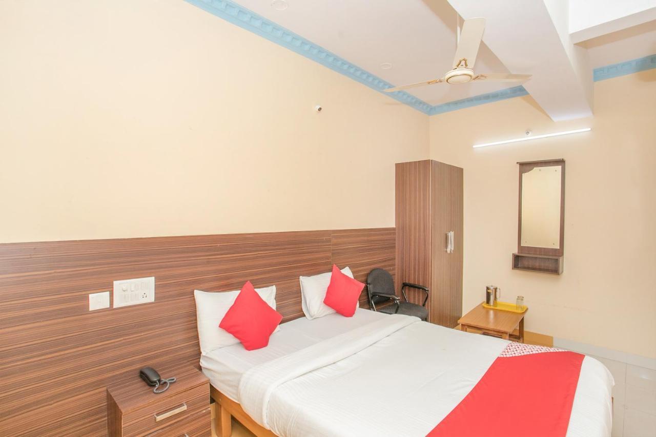 Oyo 10291 Sri Venkatadri Residency Hotel Бангалор Екстериор снимка